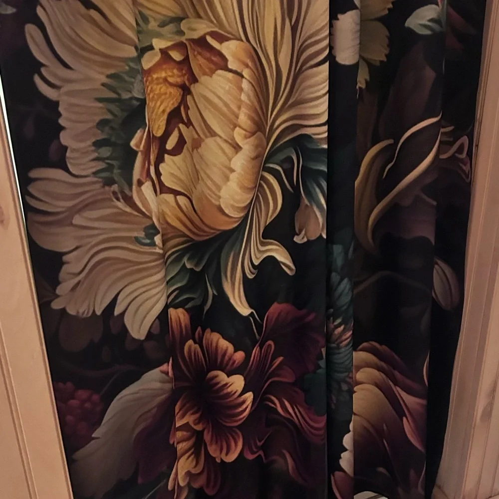 Floral Patterned Fabric - Picture 1 of 4